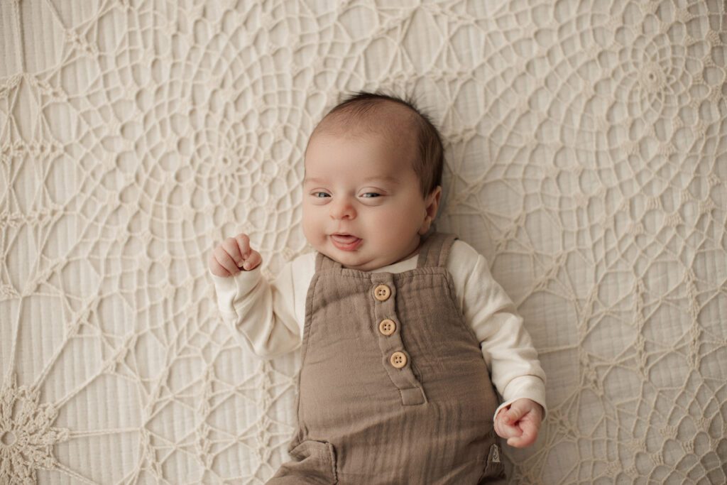 How to prepare for your newborn photo session baby alone