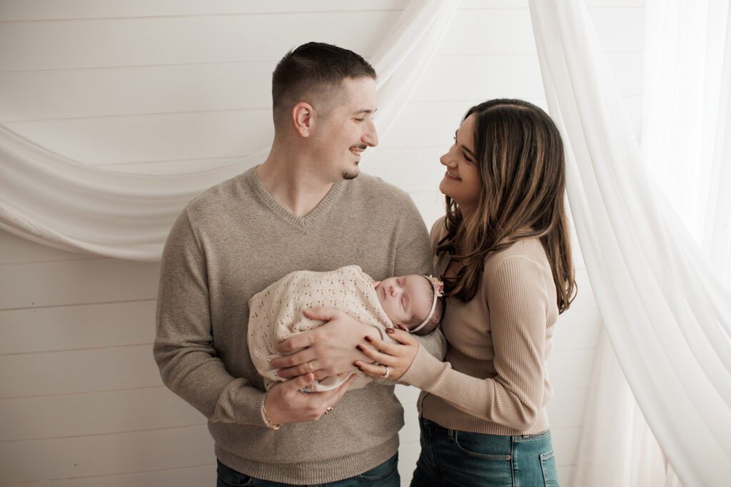 How to prepare for your newborn photo session wearing jeans
