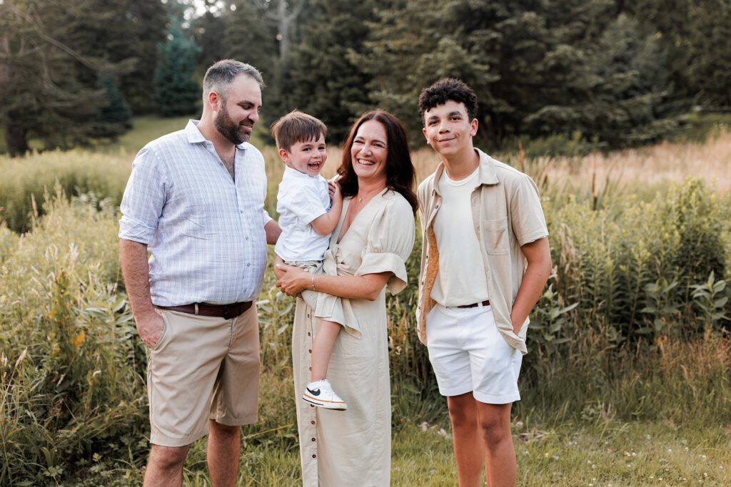 Boston extended family photographer: tips for amazing pictures - family of four with older child