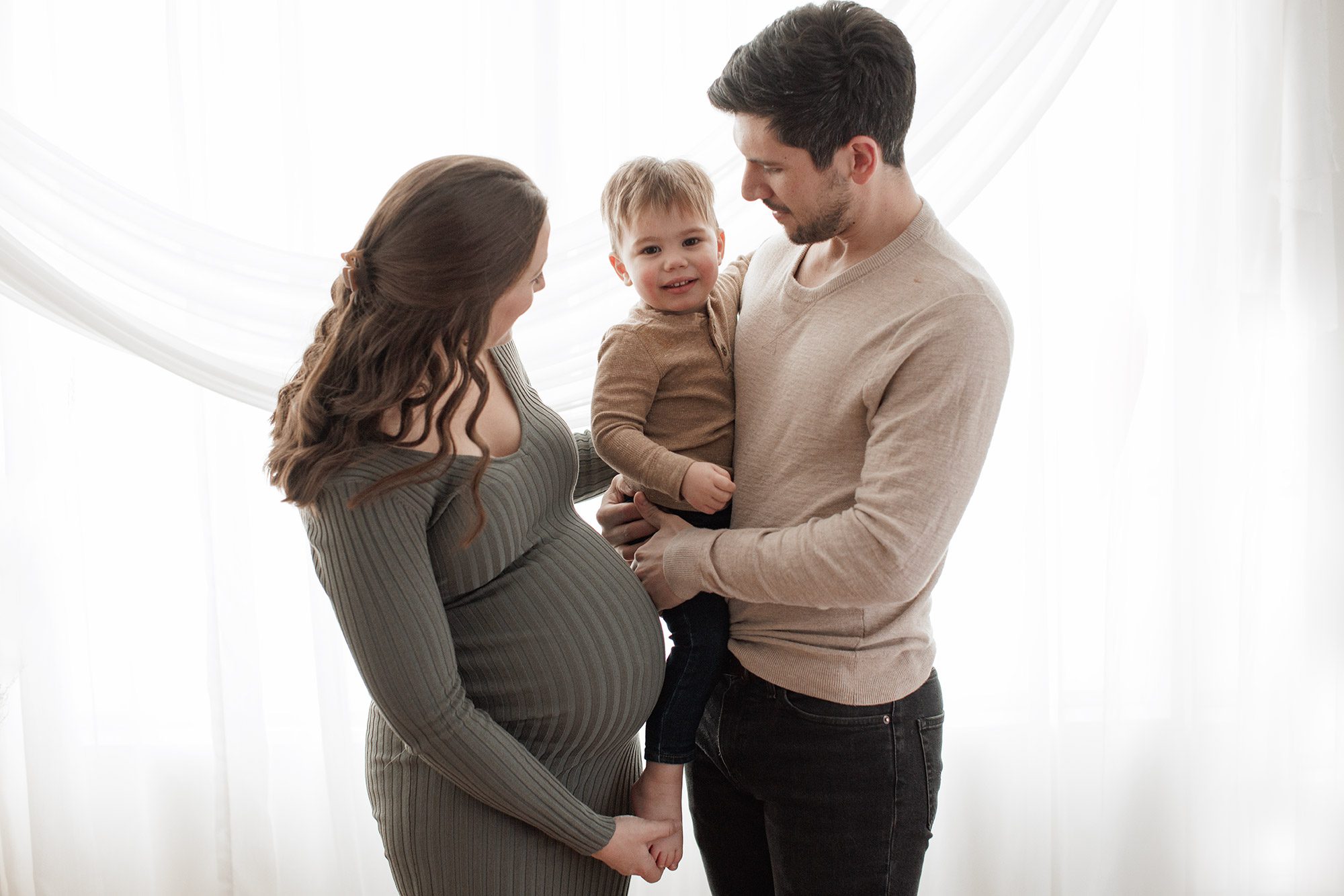 Why Every Mom Deserves a Professional Maternity Photography Session