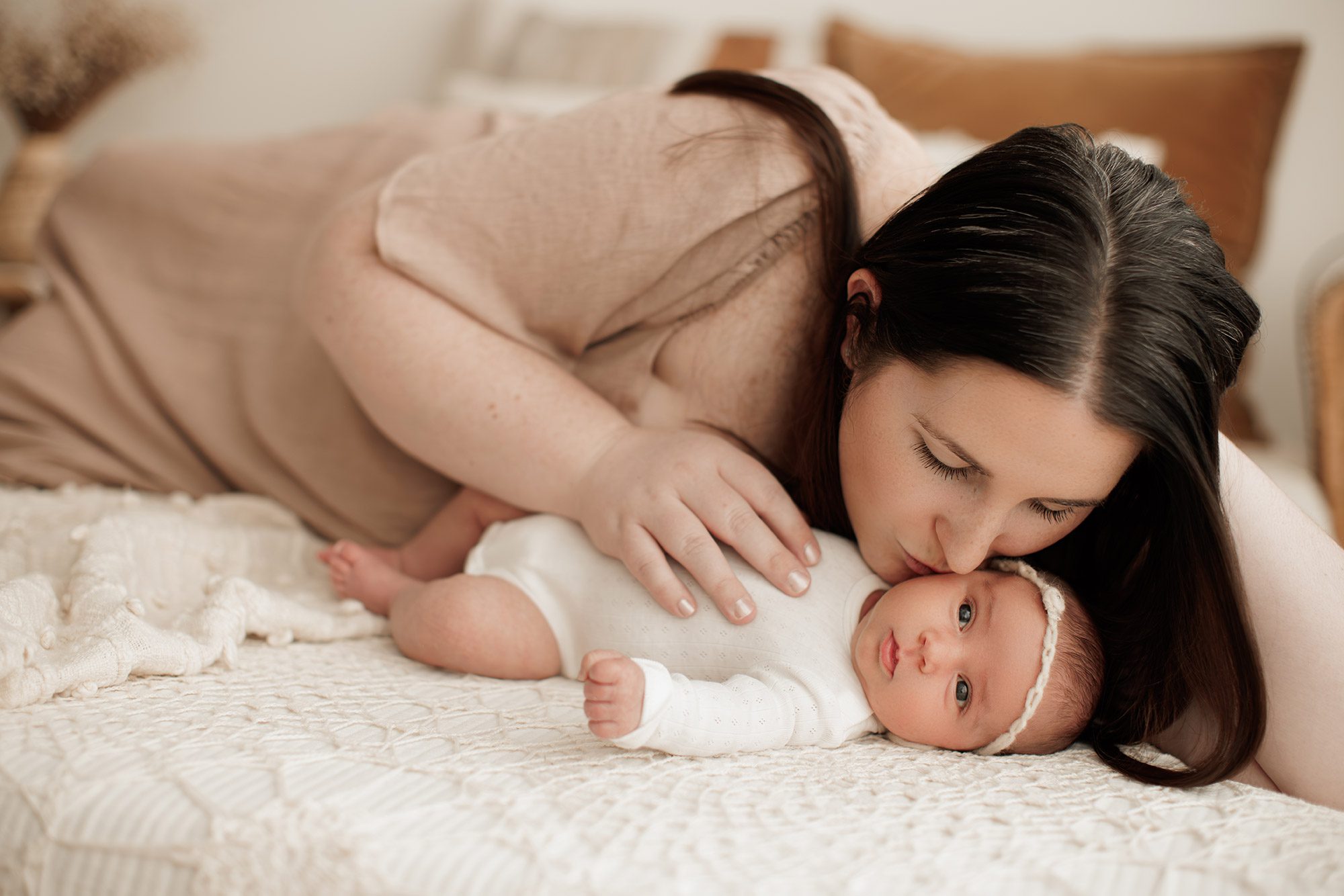 cozy minimalist newborn photoshoot Boston -
