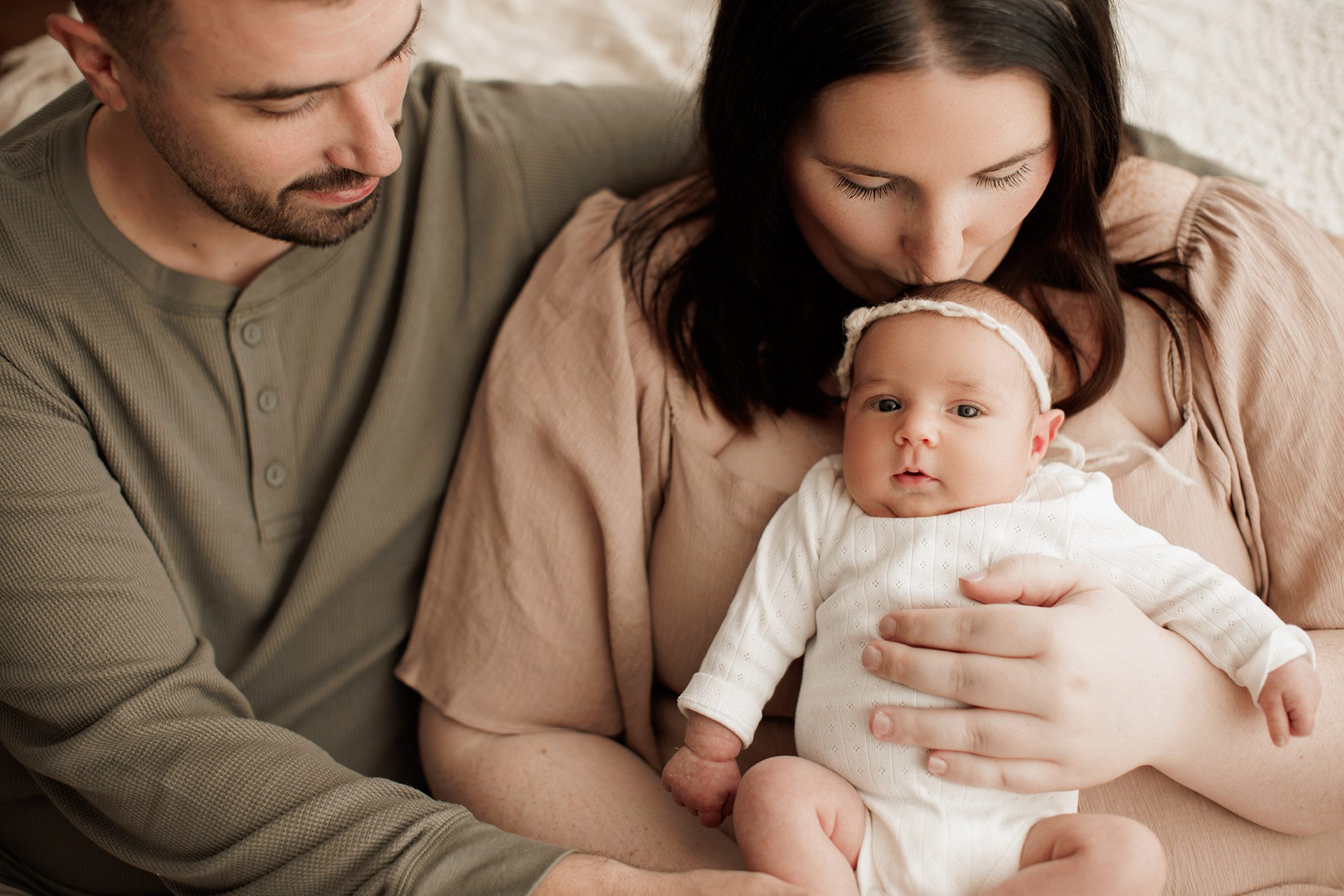 cozy minimalist newborn photoshoot Boston -