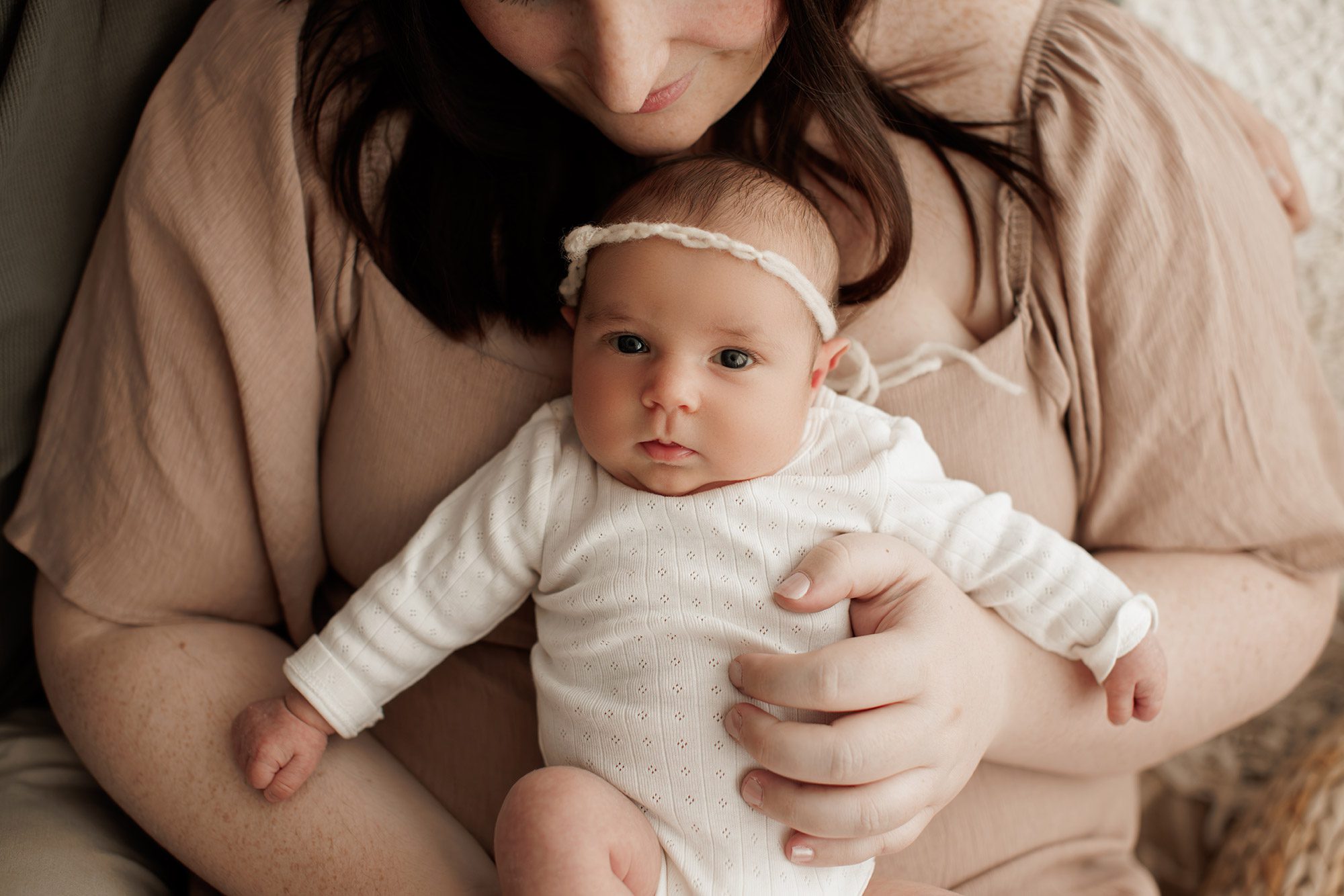 cozy minimalist newborn photoshoot Boston -