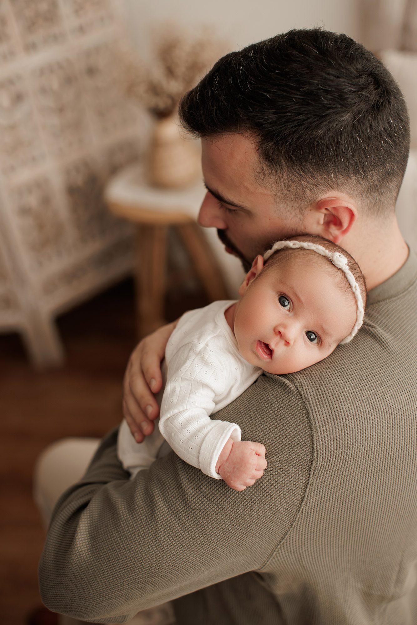 cozy minimalist newborn photoshoot Boston -