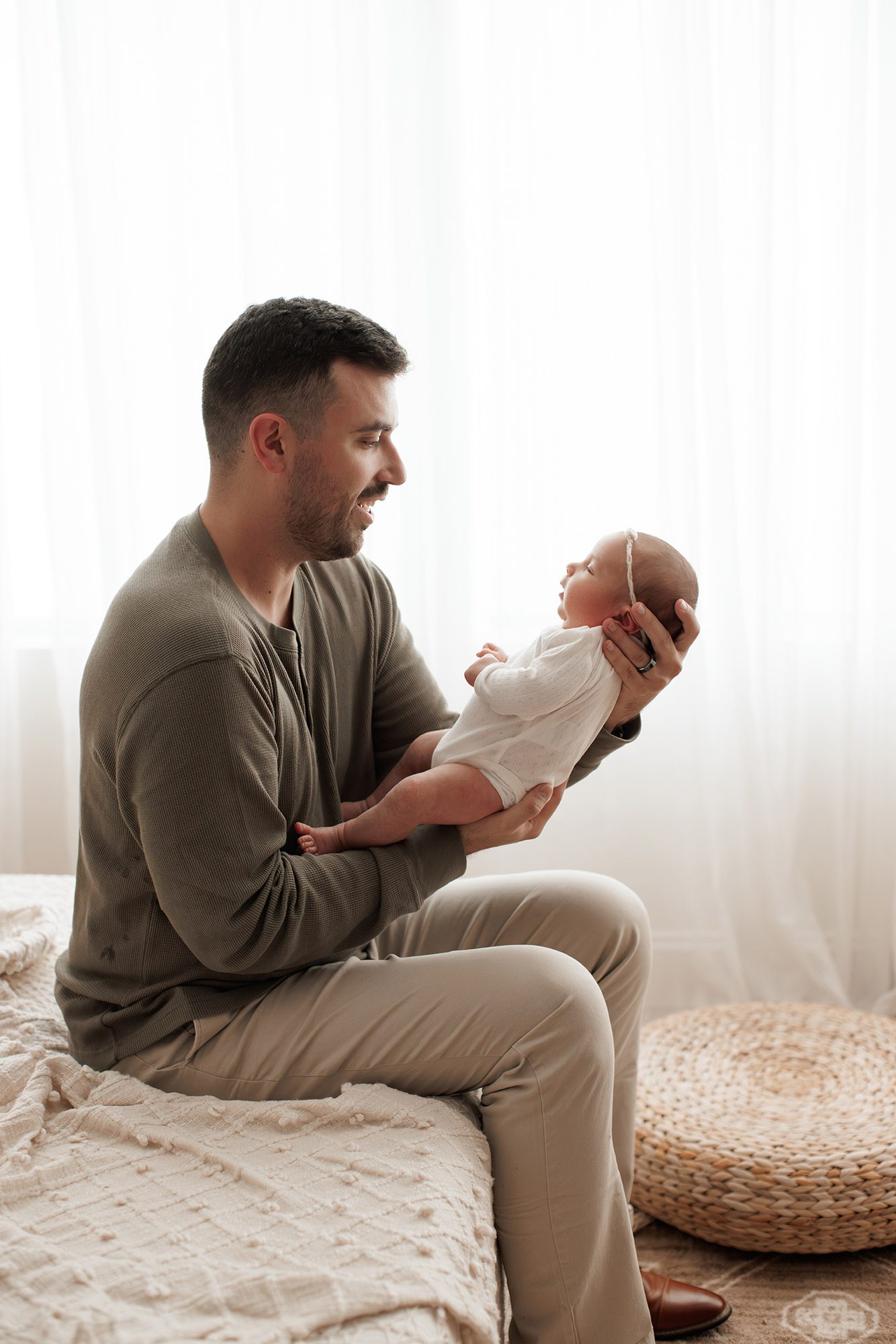 cozy minimalist newborn photoshoot Boston -