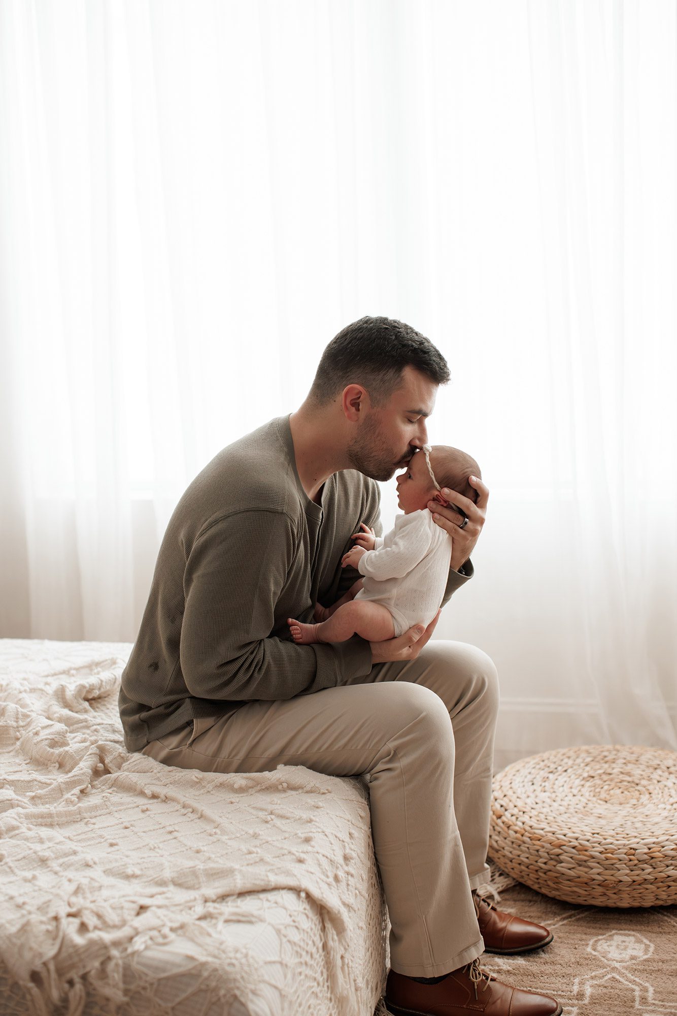 cozy minimalist newborn photoshoot Boston -