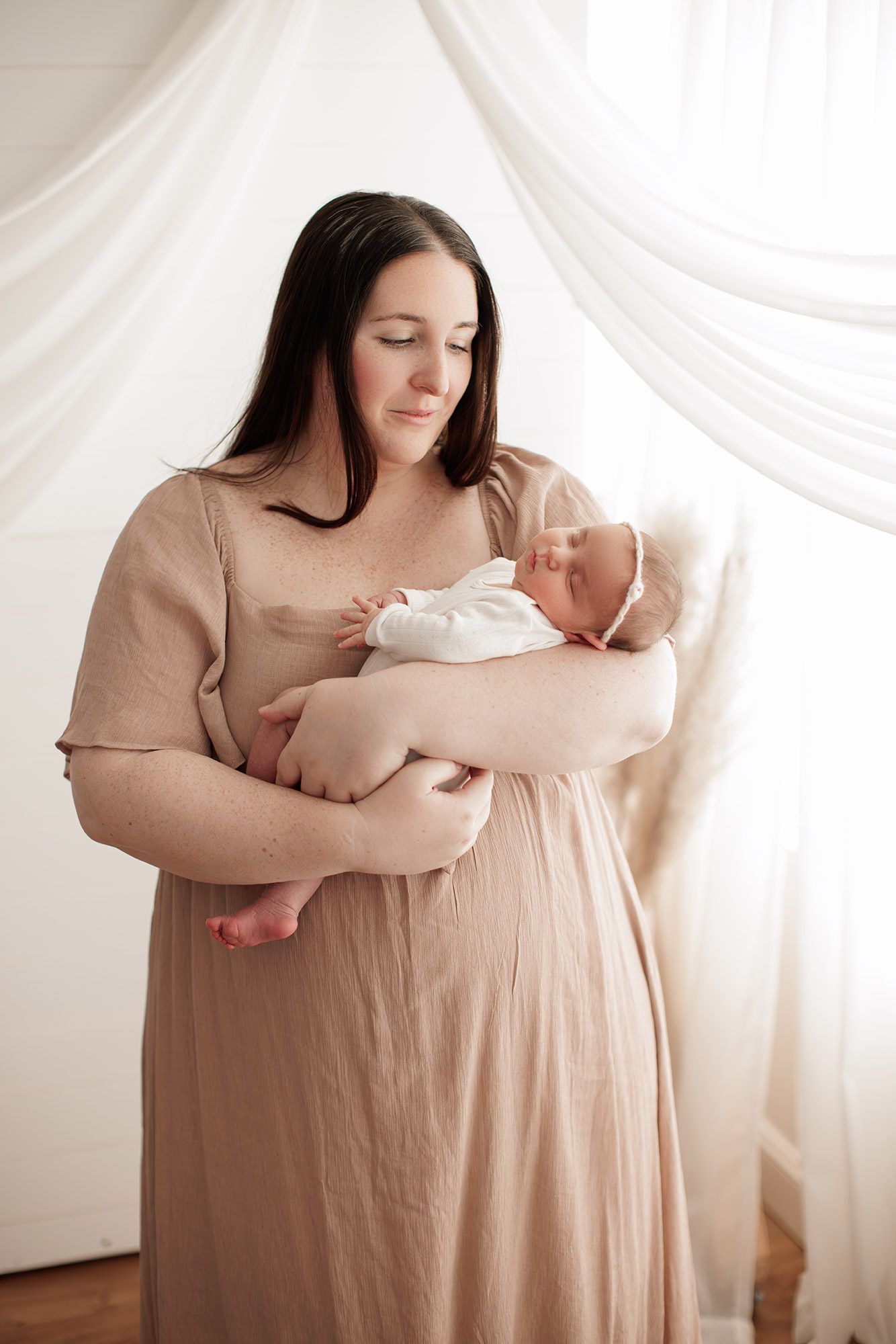 cozy minimalist newborn photoshoot Boston -
