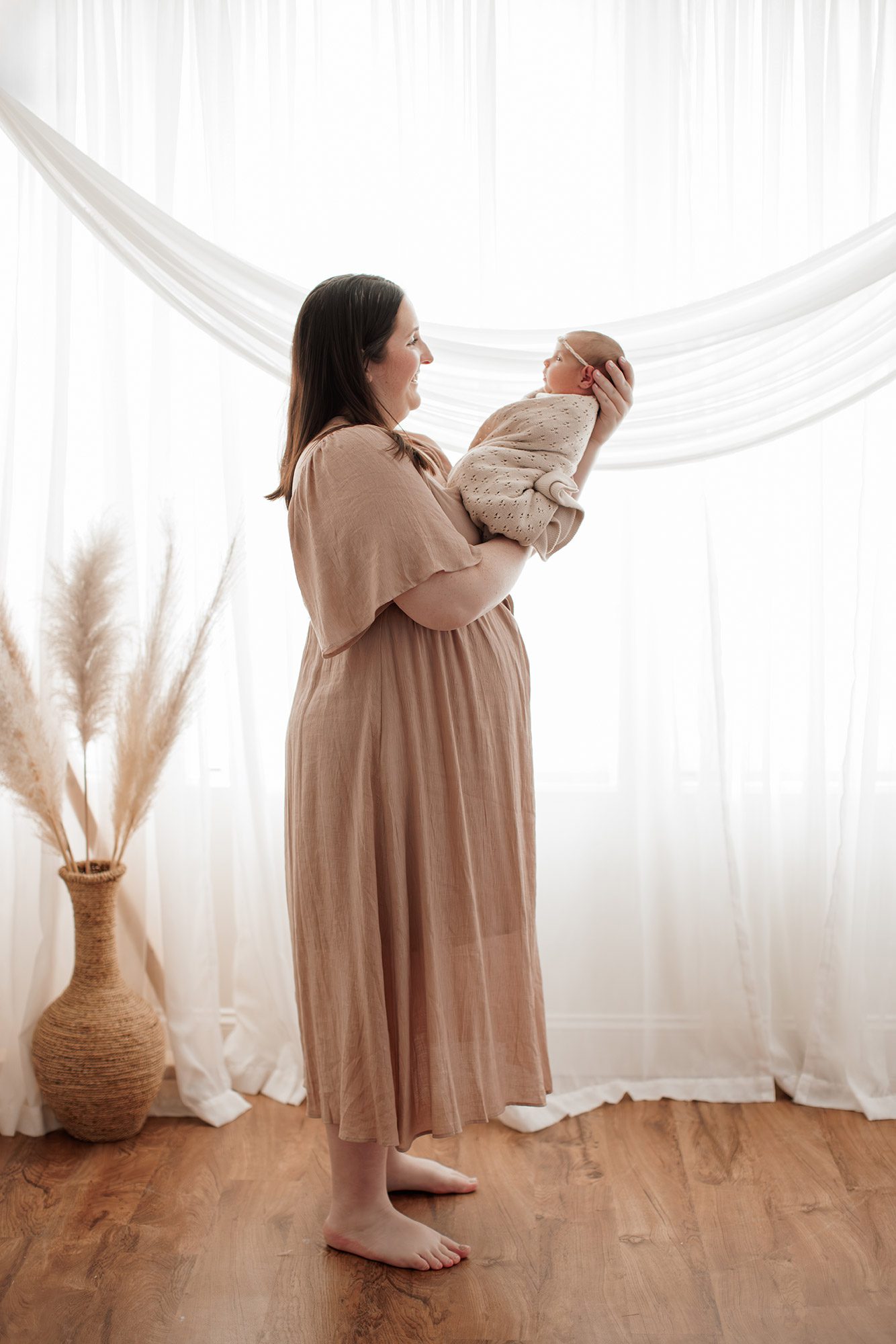 cozy minimalist newborn photoshoot Boston -