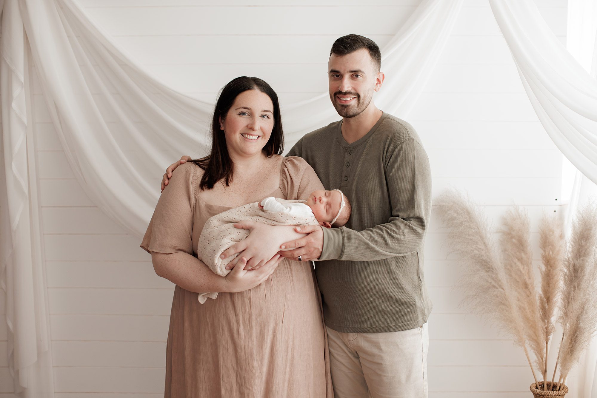 cozy minimalist newborn photoshoot Boston -