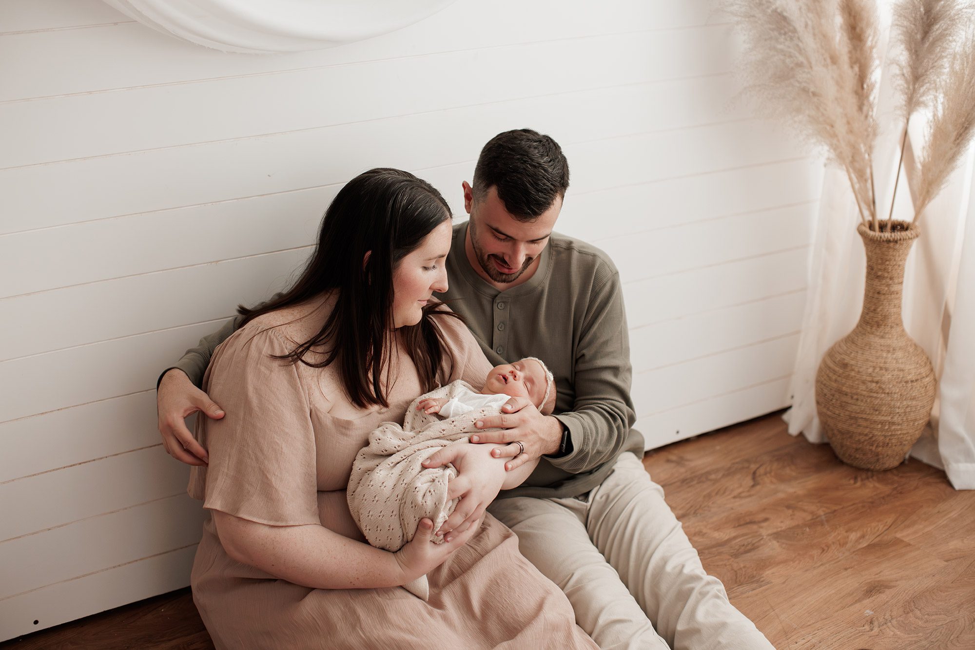 cozy minimalist newborn photoshoot Boston -
