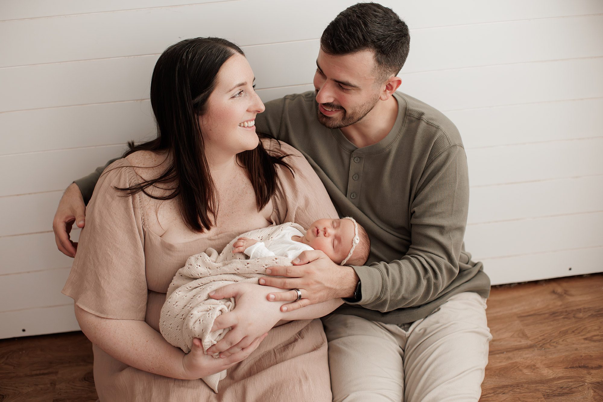 cozy minimalist newborn photoshoot Boston -