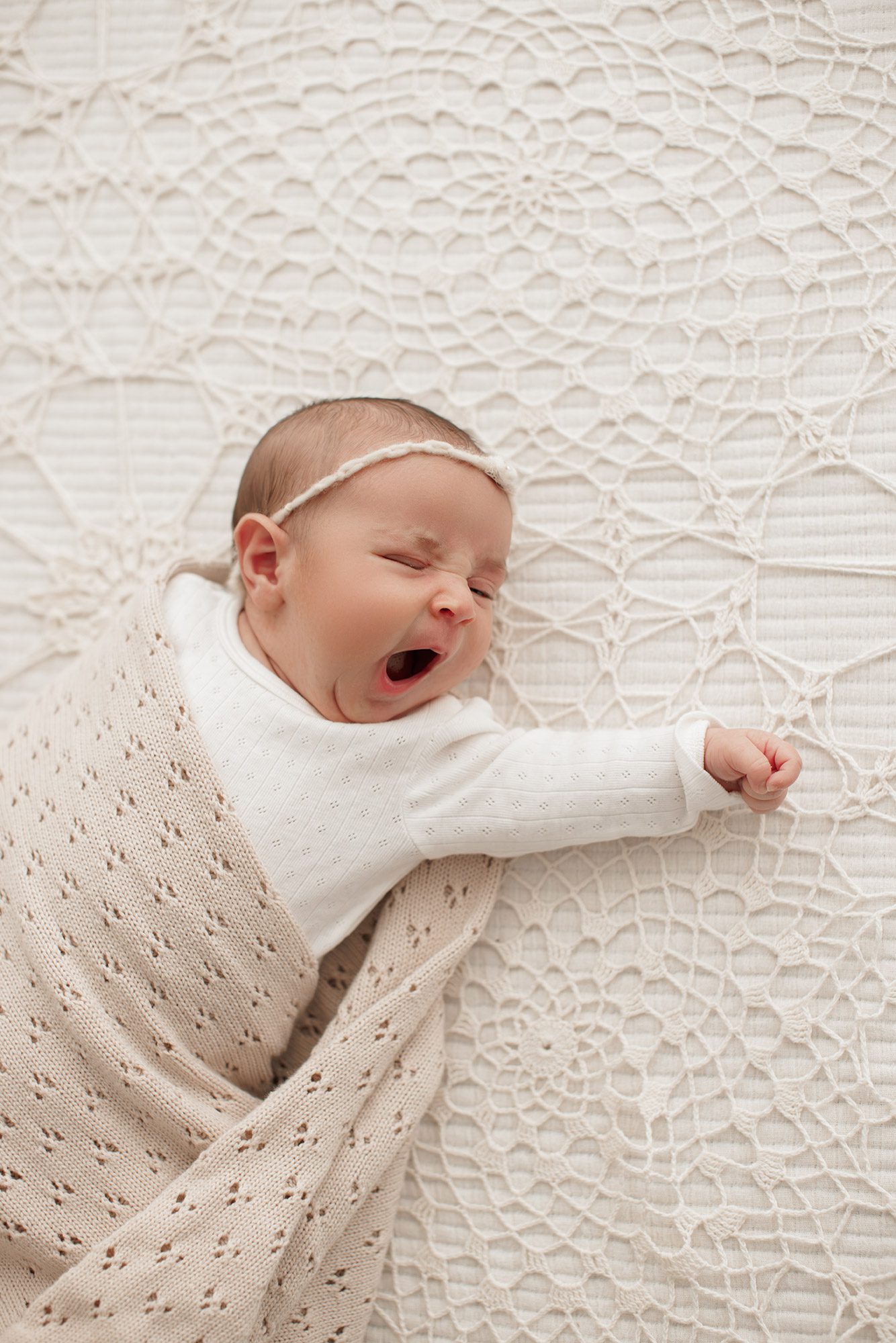 cozy minimalist newborn photoshoot Boston -