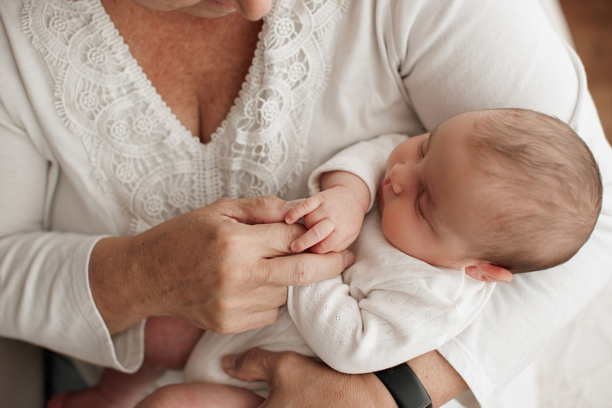 cozy minimalist newborn photoshoot Boston -