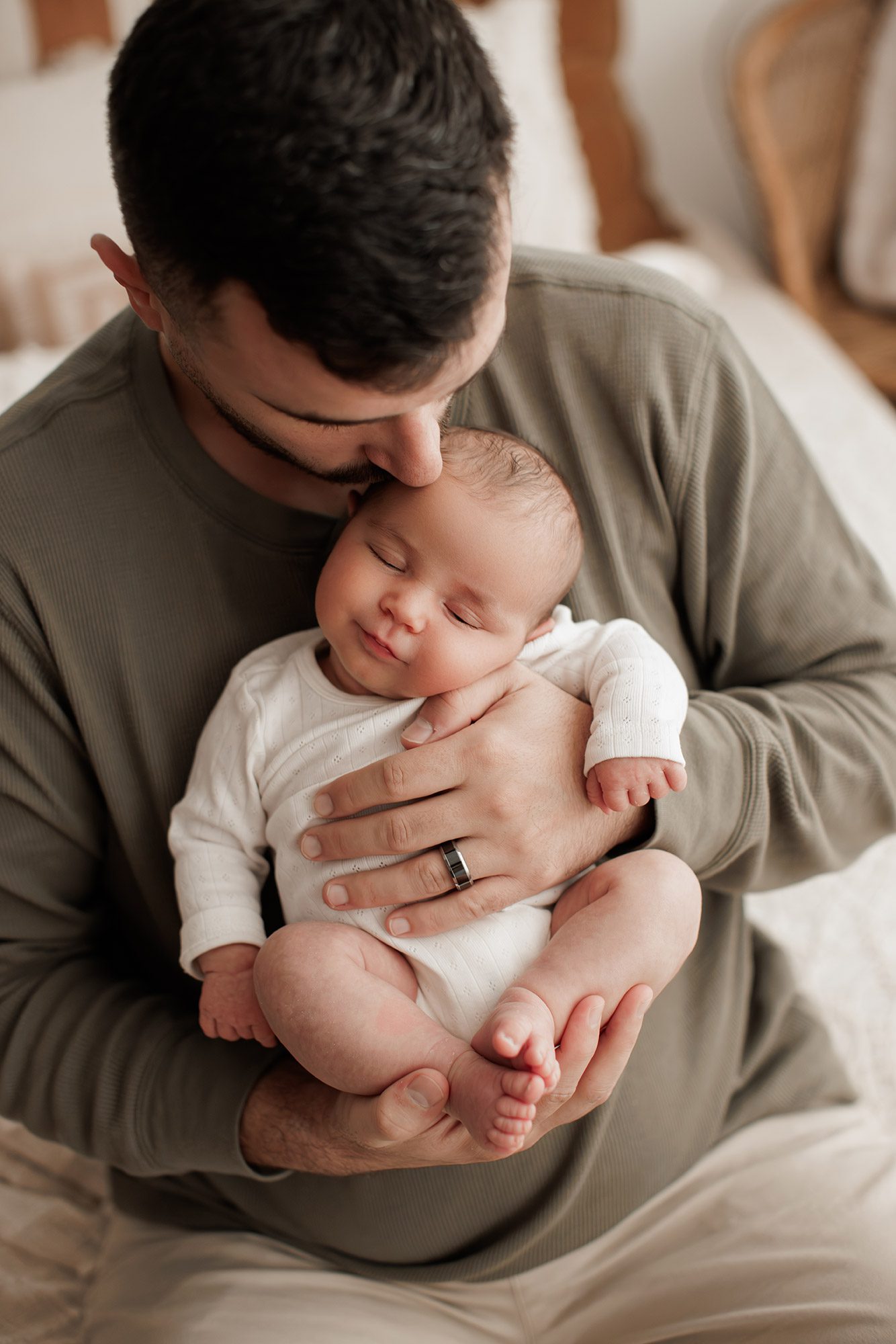 cozy minimalist newborn photoshoot Boston -