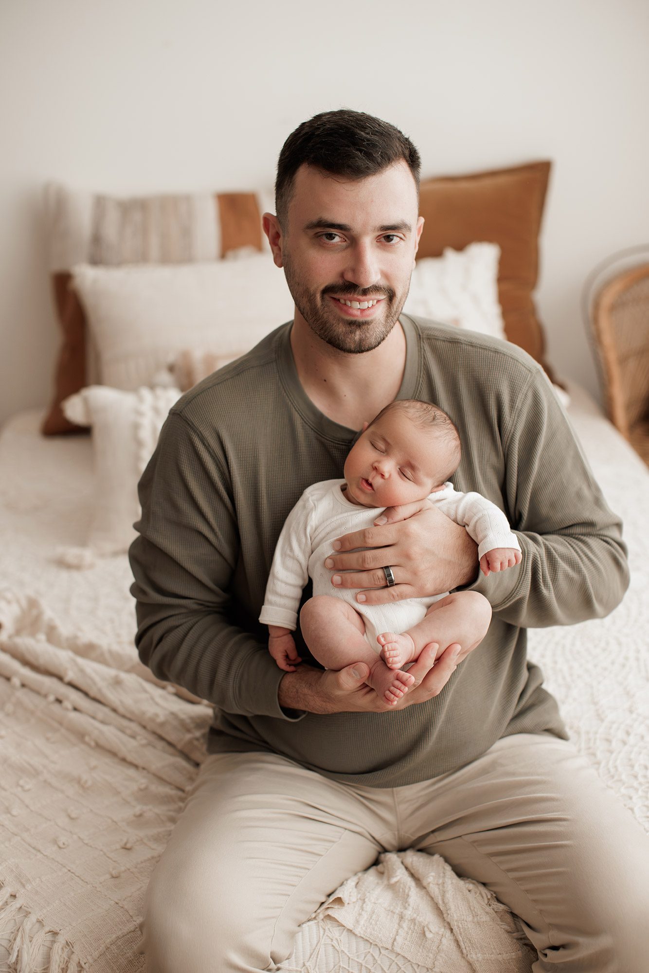 cozy minimalist newborn photoshoot Boston -
