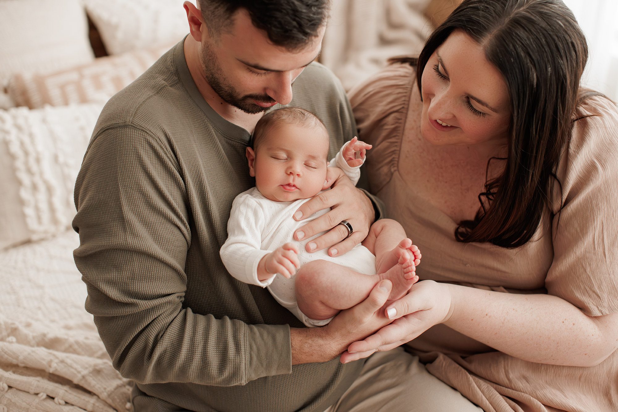 cozy minimalist newborn photoshoot Boston -