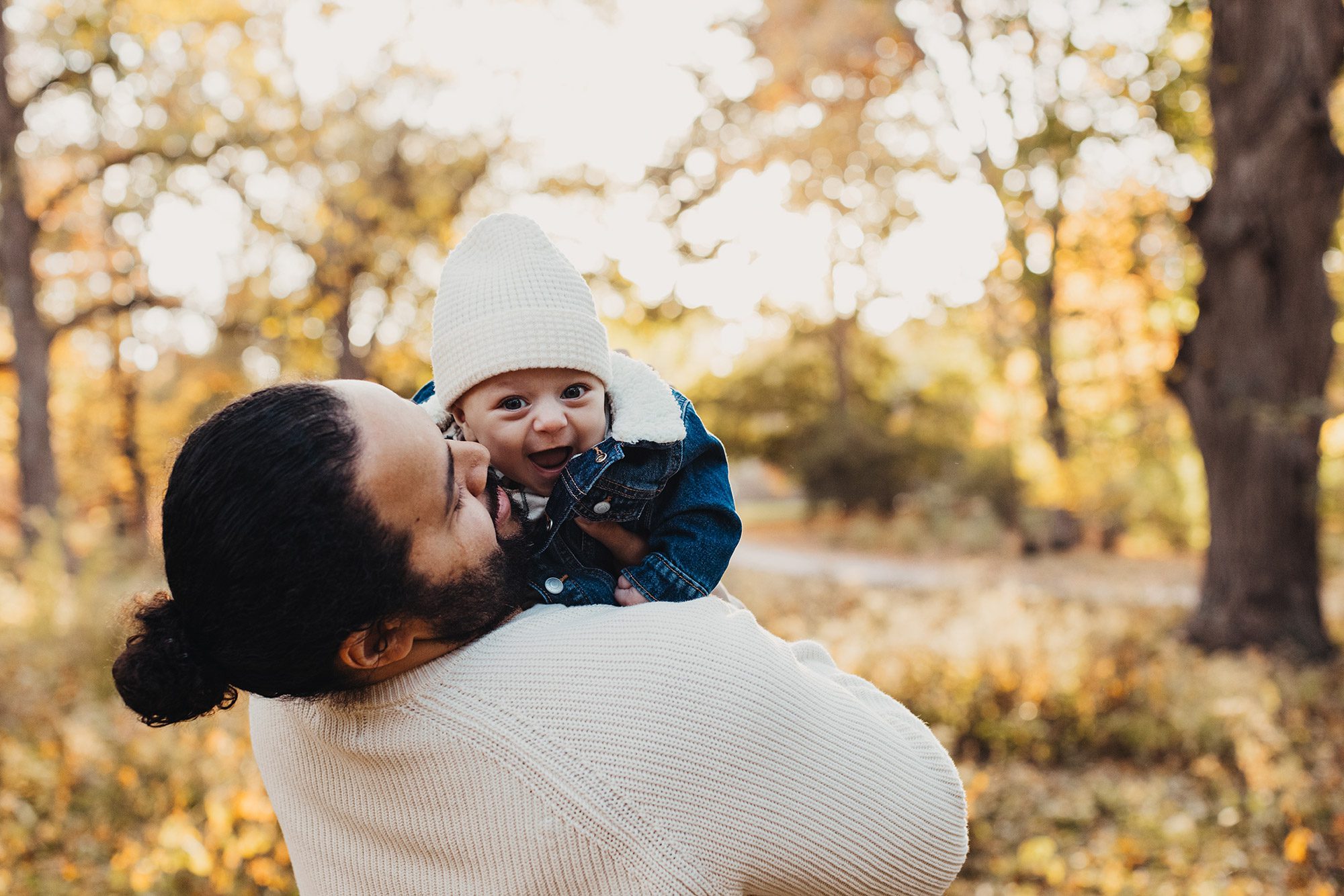 Annual Family Photos Boston Photographer - dad kissing baby