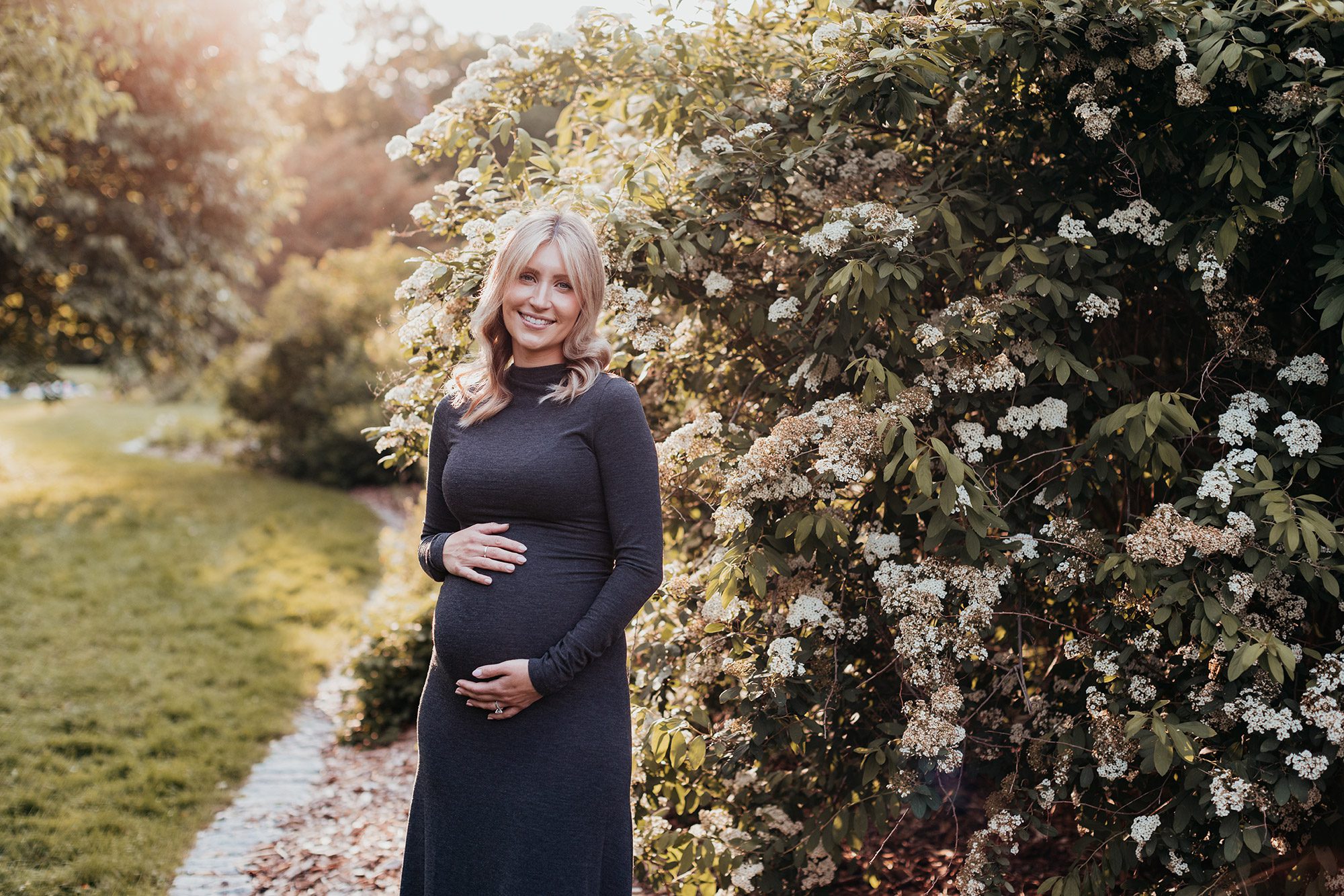 How to Feel Comfortable in Front of the Camera for Your Maternity Photos