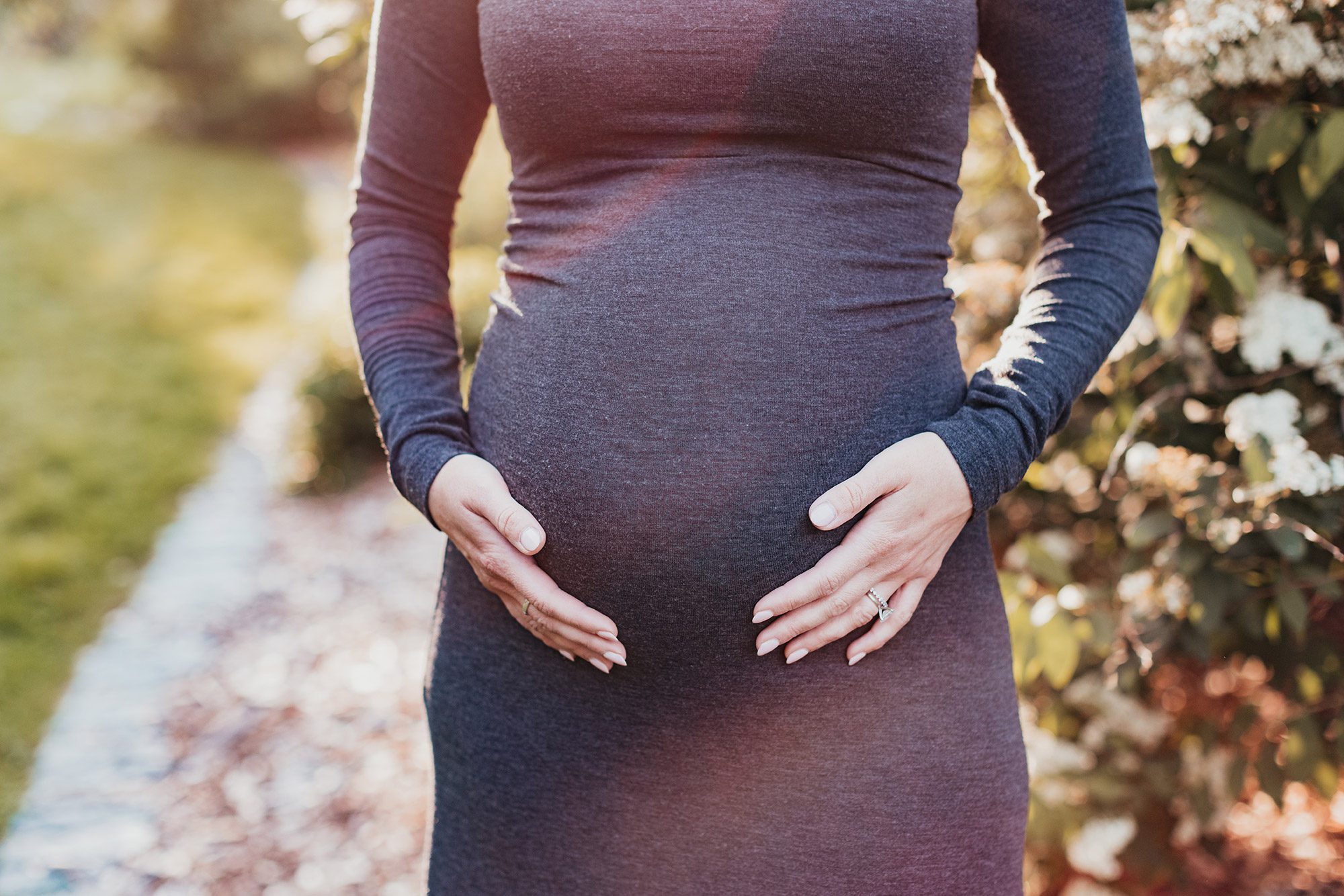 How to Feel Comfortable in Front of the Camera for Your Maternity Photos