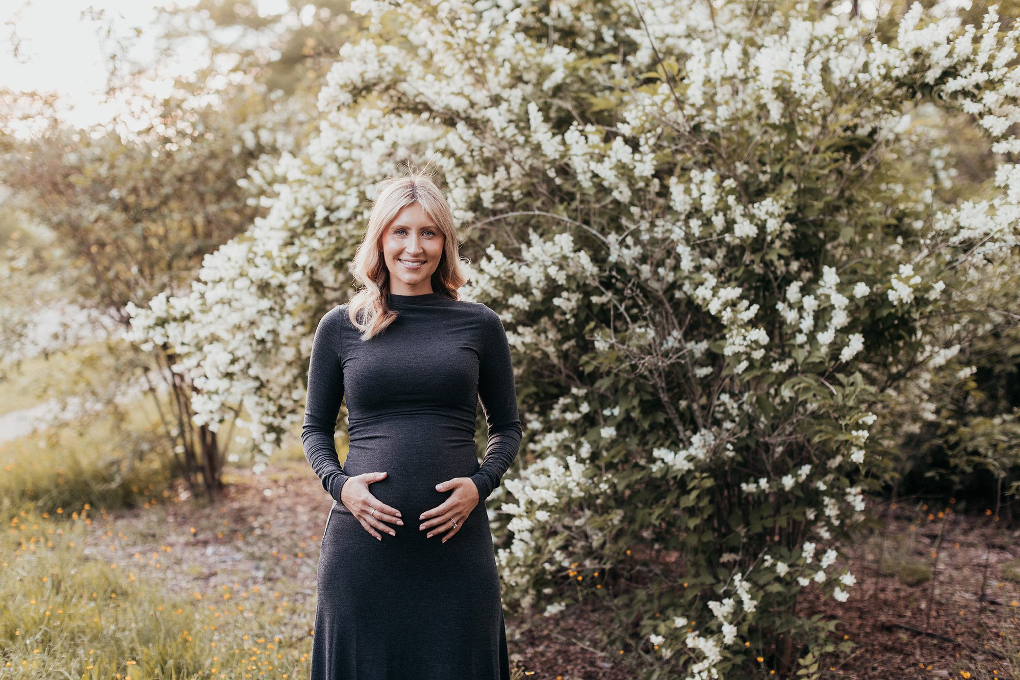 How to Feel Comfortable in Front of the Camera for Your Maternity Photos