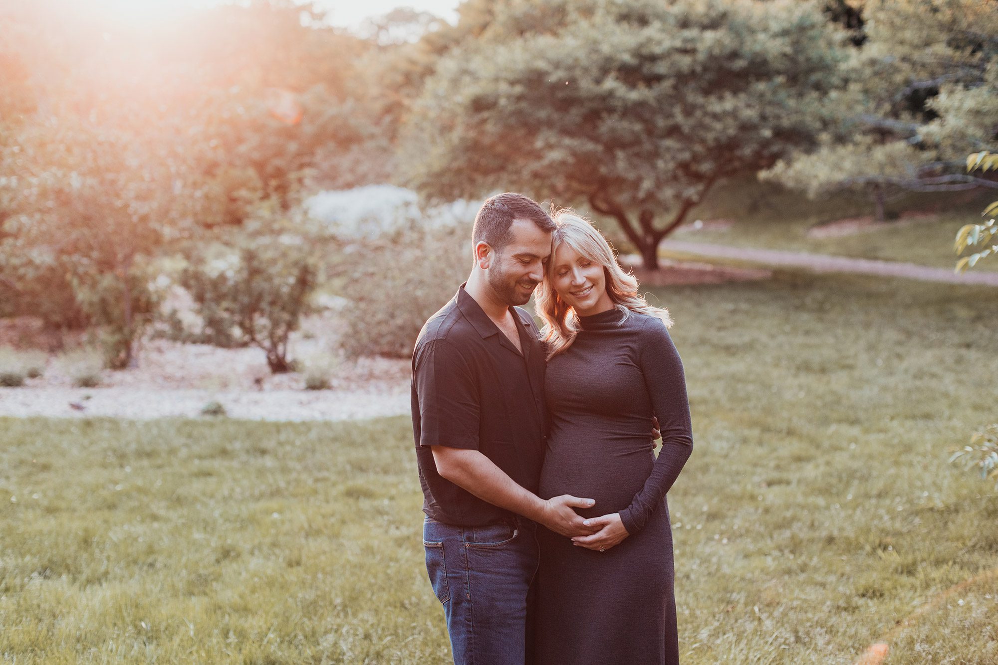 How to Feel Comfortable in Front of the Camera for Your Maternity Photos