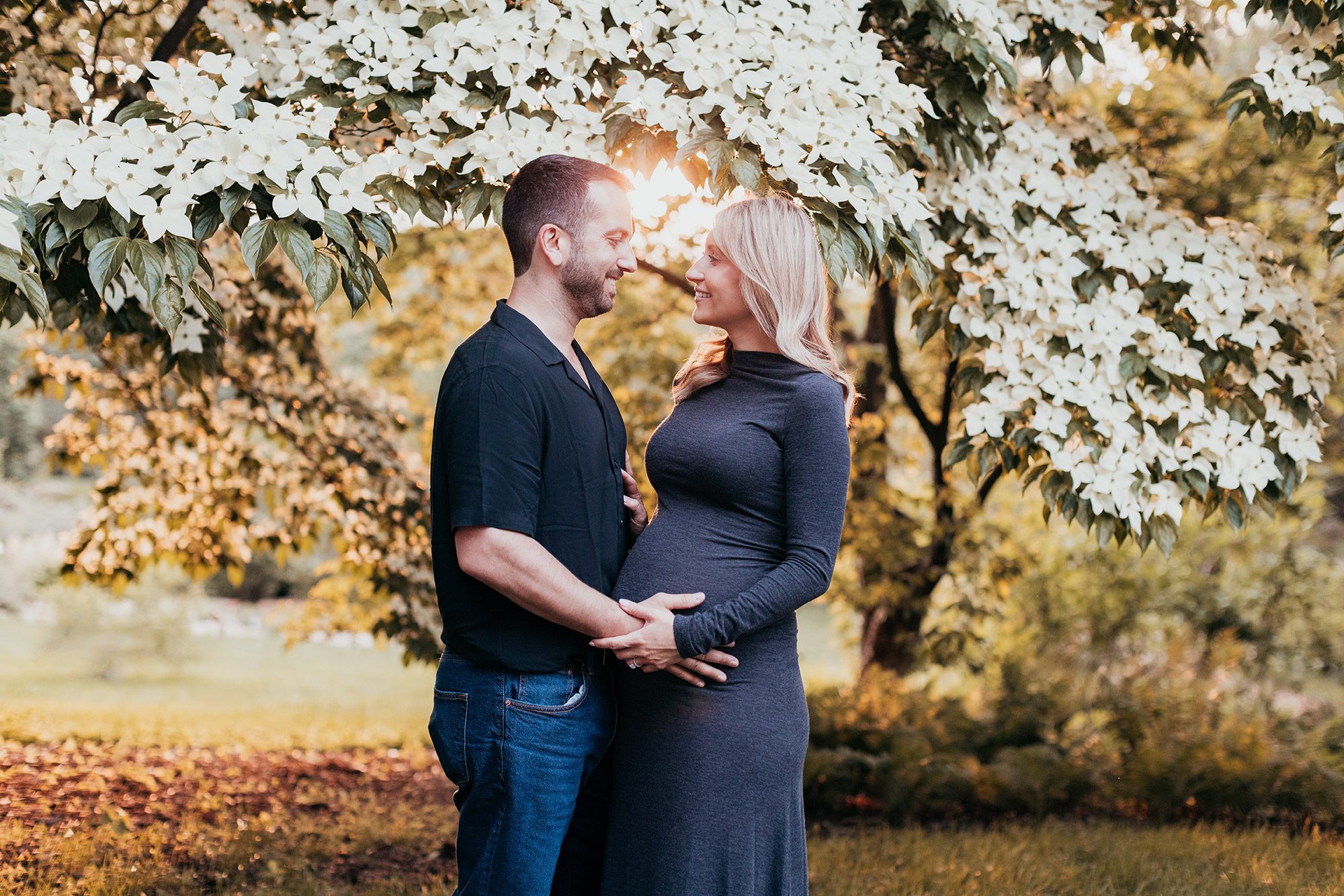 How to Feel Comfortable in Front of the Camera for Your Maternity Photos