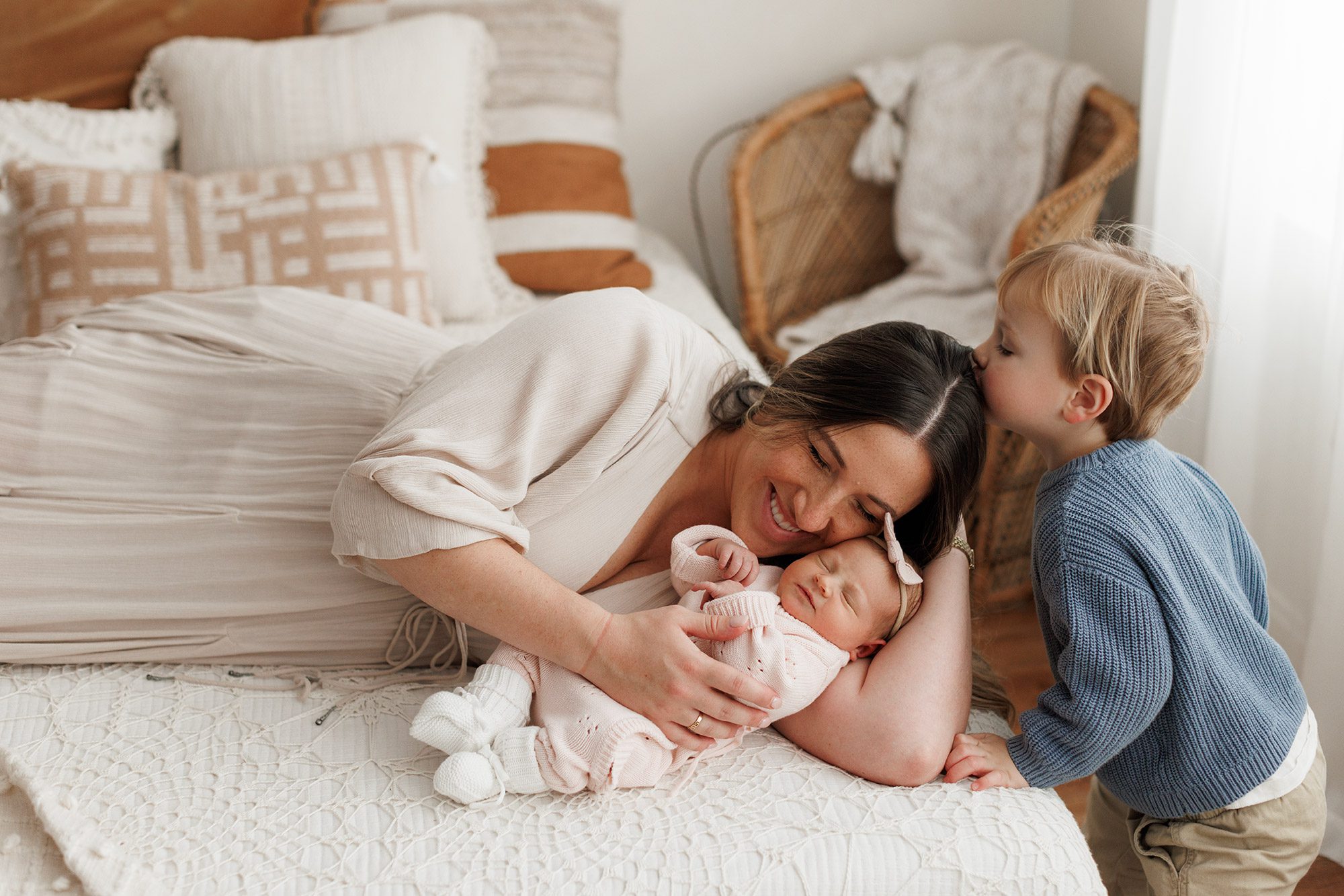 Including Siblings in Newborn Photos Without Stress