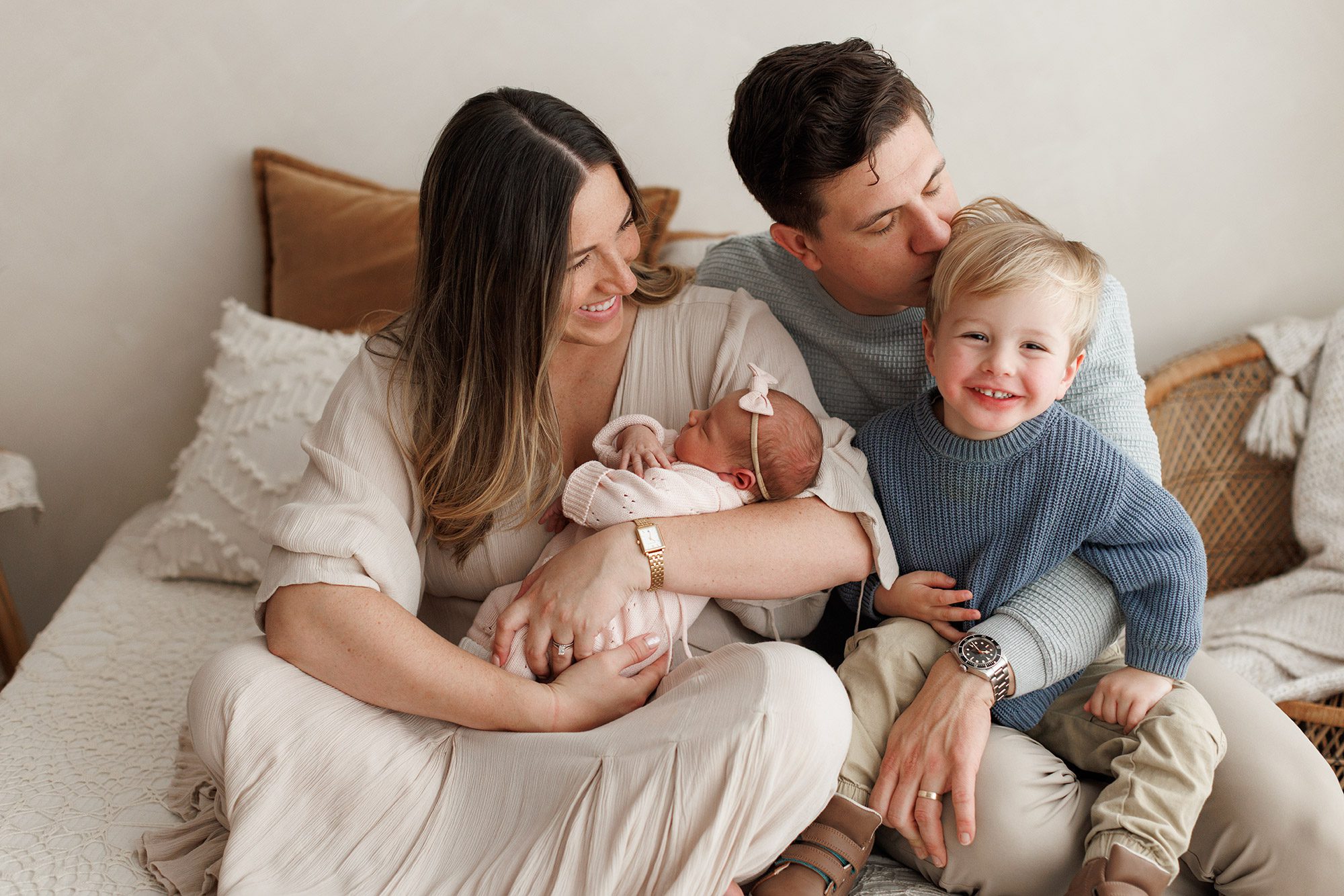 Including Siblings in Newborn Photos Without Stress