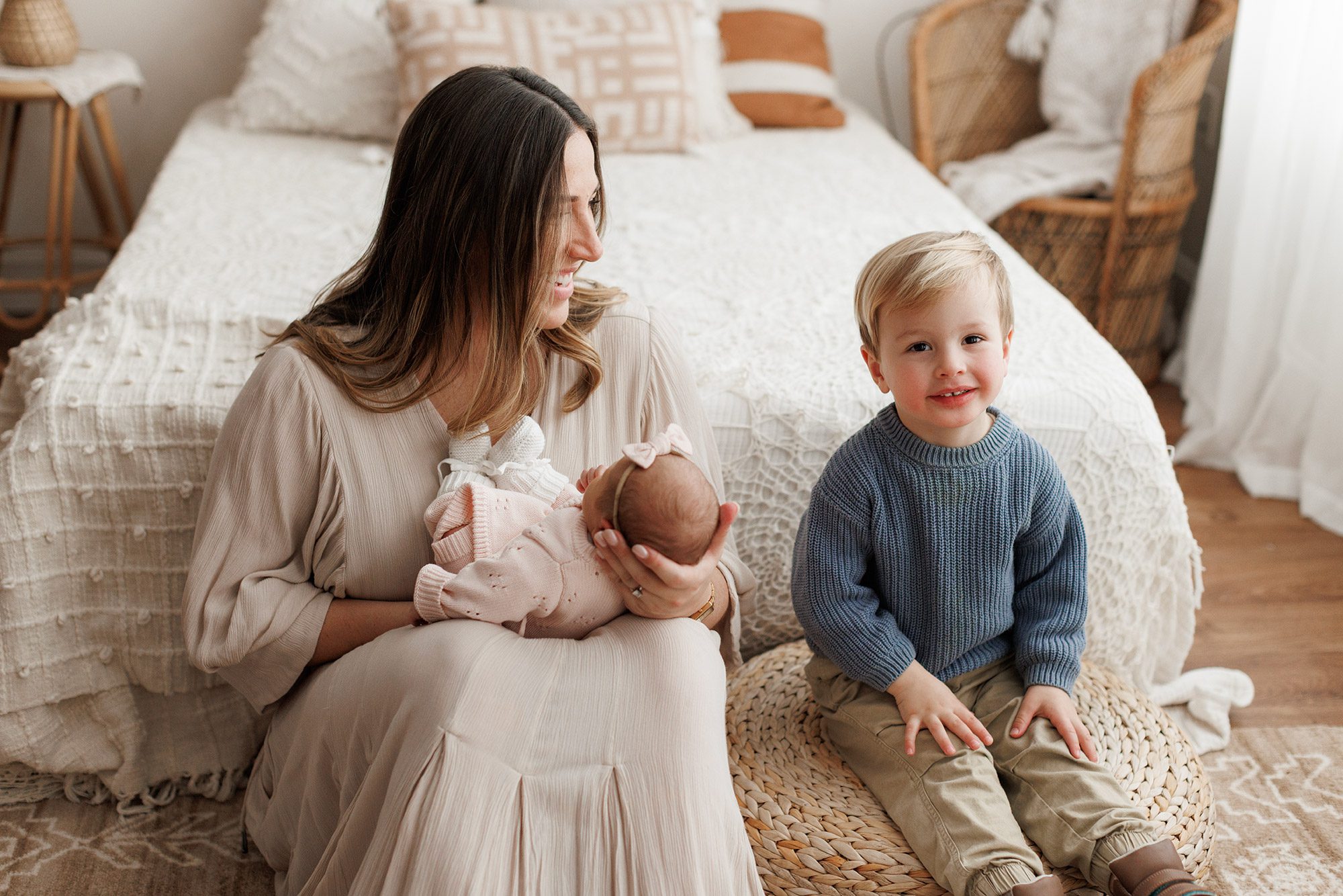 Including Siblings in Newborn Photos Without Stress