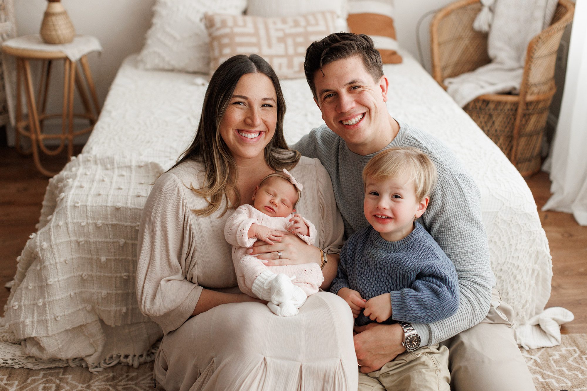 Including Siblings in Newborn Photos Without Stress