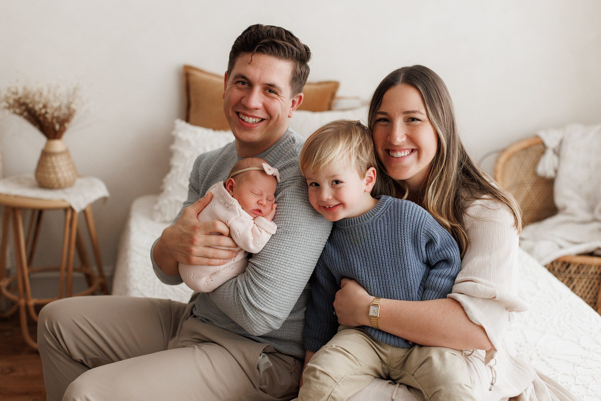 Including Siblings in Newborn Photos Without Stress